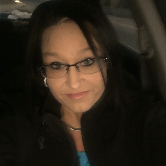 Meet your Posher, Lisa - Picture 1 of 1